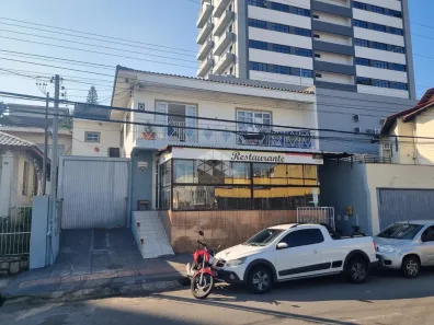 Imóvel Comercial com 3 Quartos à venda, 222m² no Capoeiras, Florianópolis