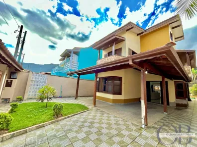 Sobrado com 3 Quartos à venda, 225m² no Perequê Açu, Ubatuba