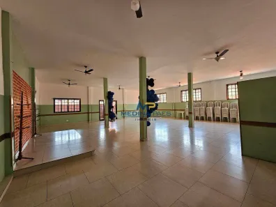 Ponto Comercial à venda, 215m² no Laranjal, São Gonçalo