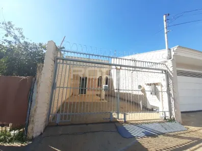 Casa com 3 Quartos à venda, 130m² no Vila São José, São Carlos