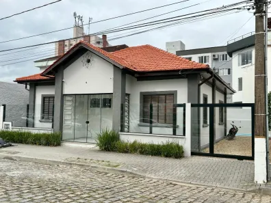 Casa com 3 Quartos à venda, 160m² no América, Joinville