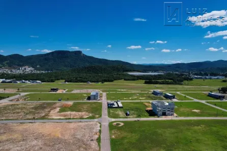 Lote/Terreno à venda, 698m² no Sertão do Maruim, São José