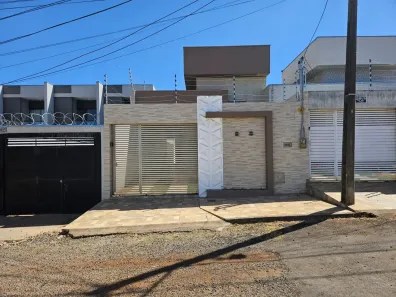 Casa com 3 Quartos para alugar, 100m² no Residencial Paris, Anápolis