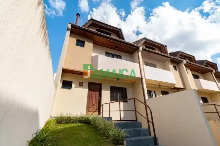 Sobrado com 3 Quartos para alugar, 206m² no Jardim das Américas, Curitiba