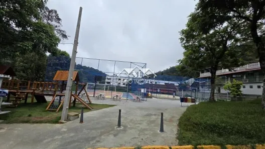 Lote/Terreno à venda, 721m² no Castelanea, Petrópolis
