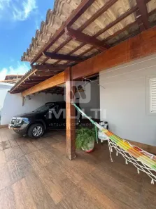 Casa com 5 Quartos para alugar, 220m² no Jardim Europa, Uberlândia