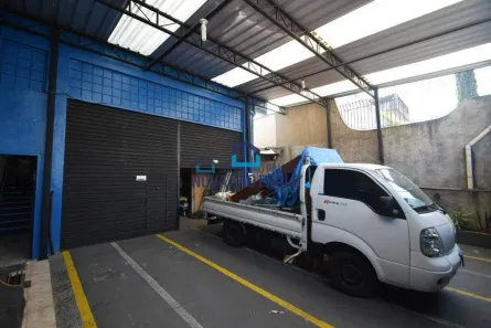 Galpão/Depósito/Armazém com 3 Quartos à venda, 510m² no Vila Fachini, São Paulo