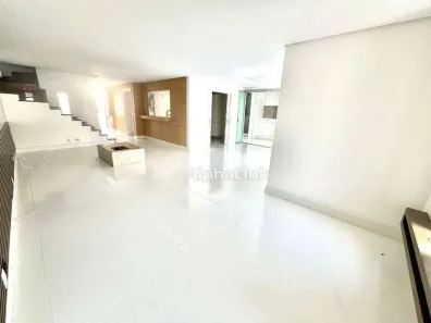 Casa de Condomínio com 3 Quartos à venda, 250m² no Tamboré, Santana de Parnaíba