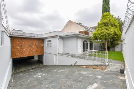 Casa com 3 Quartos para alugar, 223m² no Guabirotuba, Curitiba