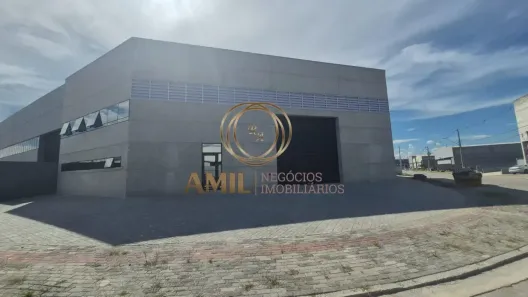 Galpão/Depósito/Armazém com 4 Quartos para alugar, 950m² no Rio Abaixo, Jacareí