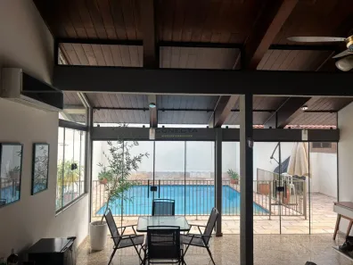 Sobrado com 3 Quartos à venda, 330m² no Lago Parque, Londrina
