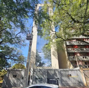 Apartamento com 2 Quartos para alugar, 64m² no Zona 07, Maringá