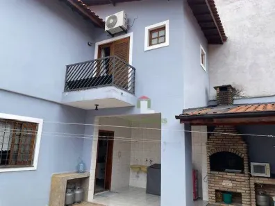 Sobrado com 3 Quartos à venda, 228m² no Vila Nivi, São Paulo