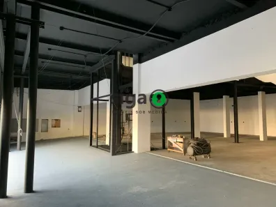 Galpão/Depósito/Armazém para venda ou aluguel, 750m² no Indianópolis, São Paulo
