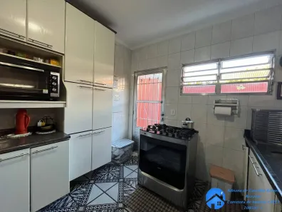 Casa com 3 Quartos à venda, 214m² no Jardim Roberto, Osasco