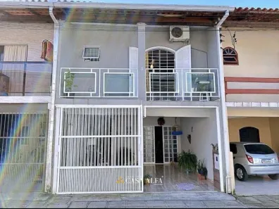 Sobrado com 3 Quartos à venda, 231m² no Bom Retiro, Matinhos