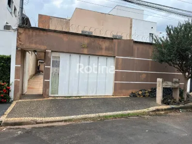 Apartamento com 2 Quartos para alugar, 70m² no Jardim Patrícia, Uberlândia