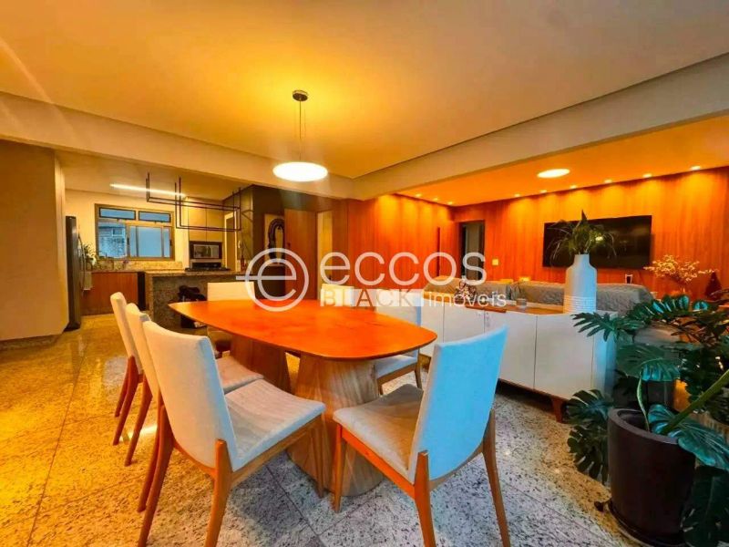 Apartamento com 3 quartos — Savassi, Belo Horizonte