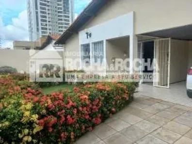 Casa com 3 Quartos à venda, 377m² no Piçarreira, Teresina