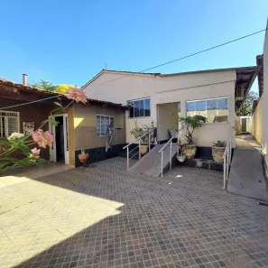 Casa com 3 Quartos para alugar, 135m² no Jardim Planalto, Goiânia