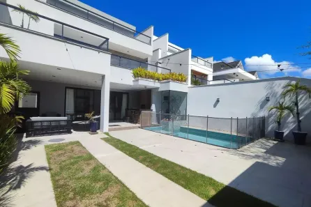 Casa de Condomínio com 3 Quartos à venda, 290m² no Recreio dos Bandeirantes, Rio de Janeiro