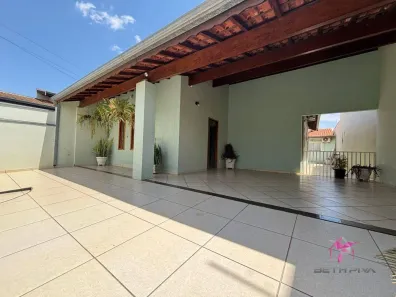 Casa com 4 Quartos à venda, 217m² no Jardim Colonial Cláudia, Leme