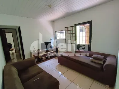 Casa com 4 Quartos à venda, 240m² no Santa Mônica, Uberlândia