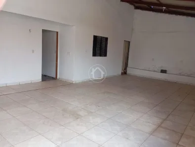 Casa com 3 Quartos à venda, 182m² no Petrópolis, Várzea Grande