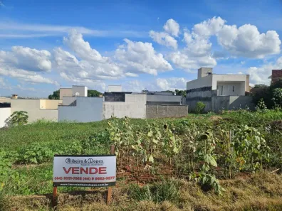 Lote/Terreno à venda, 301m² no Jardim Araucária, Maringá