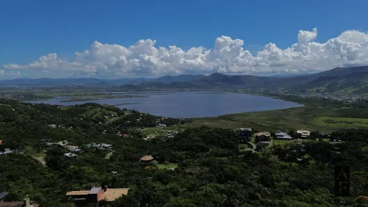Lote/Terreno à venda, 2000m² no Morro da Ferrugem, Garopaba