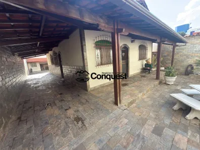Casa com 3 Quartos à venda, 185m² no Arvoredo, Contagem