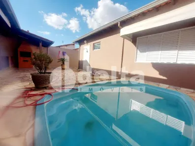 Casa com 3 Quartos à venda, 290m² no Santa Mônica, Uberlândia
