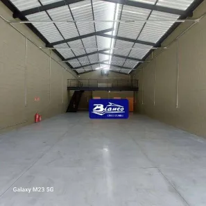 Galpão/Depósito/Armazém para alugar, 300m² no Jardim IV Centenário, Guarulhos