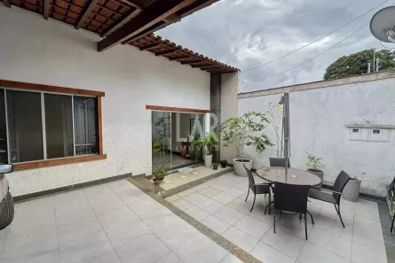 Casa com 3 Quartos à venda, 360m² no Padre Eustáquio, Belo Horizonte