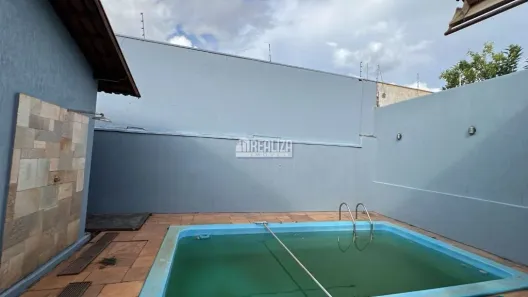 Casa com 3 Quartos para alugar, 187m² no Olinda, Uberaba