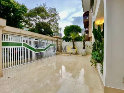 Casa com 3 Quartos à venda, 300m² no Gonzaga, Santos