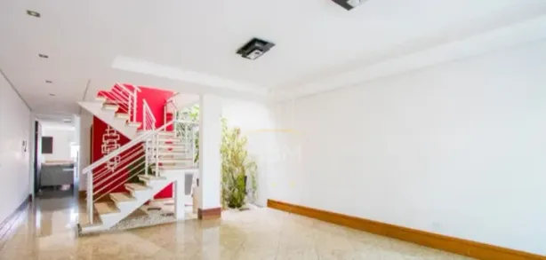 Sobrado com 3 Quartos para alugar, 238m² no Vila Scarpelli, Santo André
