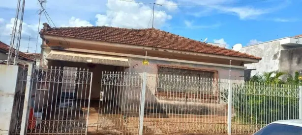 Casa com 3 Quartos à venda, 133m² no Vila Harmonia, Araraquara