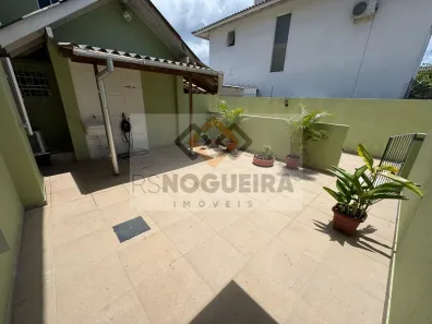 Casa com 2 Quartos para alugar, 60m² no Carianos, Florianópolis