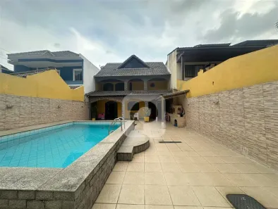 Sobrado com 3 Quartos à venda, 296m² no Camorim, Rio de Janeiro