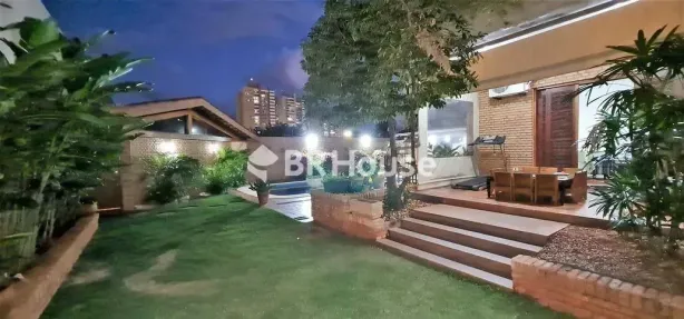 Sobrado com 4 Quartos à venda, 432m² no Santa Fé, Campo Grande