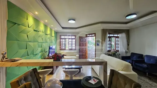 Casa com 3 Quartos à venda, 144m² no Serrano, Belo Horizonte