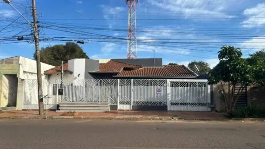 Casa com 4 Quartos à venda, 223m² no Vila Taveirópolis, Campo Grande