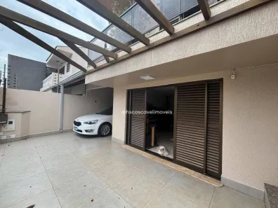 Sobrado com 4 Quartos para alugar, 220m² no Country, Cascavel