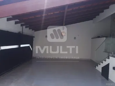 Casa com 3 Quartos para alugar, 250m² no Tabajaras, Uberlândia