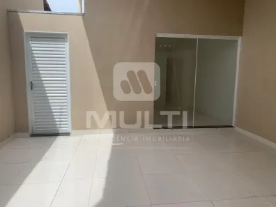 Casa com 3 Quartos para alugar, 120m² no Santa Rosa, Uberlândia