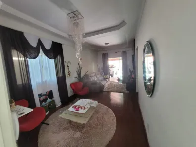 Casa com 3 Quartos à venda, 200m² no Jardim Canaã, Uberlândia