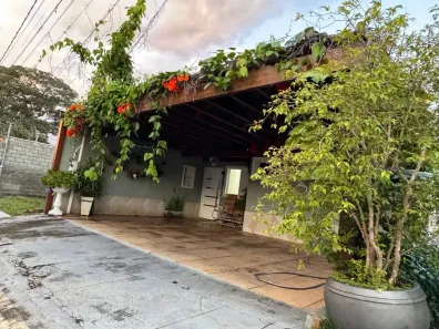 Casa de Condomínio com 2 Quartos à venda, 180m² no Fazenda São Domingos, Goiânia