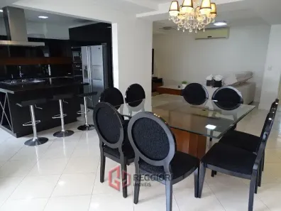 Apartamento com 3 Quartos para alugar, 131m² no Centro, Balneário Camboriú