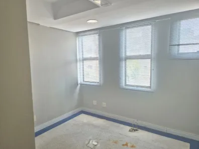 Sala Comercial com 3 Quartos à venda, 49m² no Menino Deus, Porto Alegre